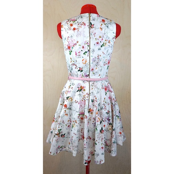 NWT Closet London White Floral Skater Dress with Belt - Picture 3 of 9